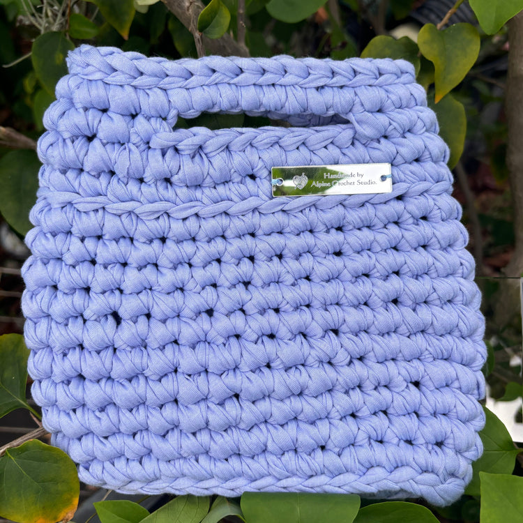 Crochet Clutch - T-Shirt Yarn 100% Polyester - Lavender Aura