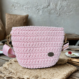 The Arwen Handbag – Handmade Crossbody Crochet  Bag in Pink