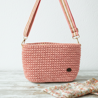 The Alicia Handbag – Handmade Crossbody Crochet Bag in Pink